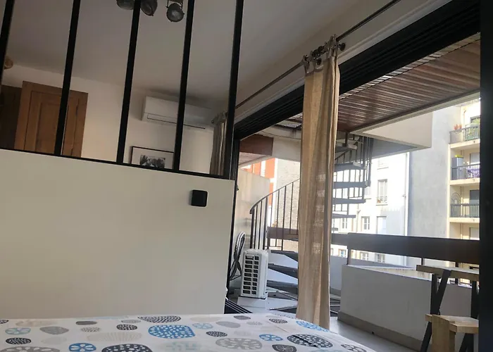 Appartement Studio 118 Rue Saint Charles 15 *